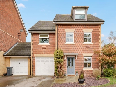 4 Bed House For Sale in Camberley, Surrey, GU15 - 4898956