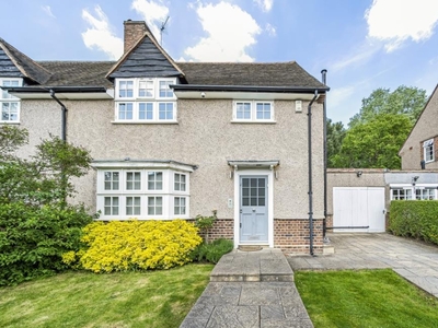4 Bed House For Sale in Hilltop, Hampstead Garden Suburb, NW11 - 5417214