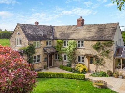 4 Bedroom Detached House For Sale In Bledington, Chipping Norton