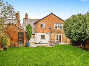 4 Bedroom House Aylesbury Buckinghamshire