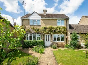 4 Bedroom Semi-detached House For Sale In Borehamwood