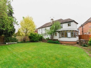 4 Bedroom Semi-detached House For Sale In Leicester