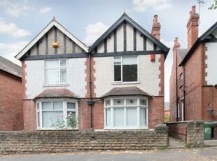 4 Bedroom Semi-detached House For Sale In Lenton