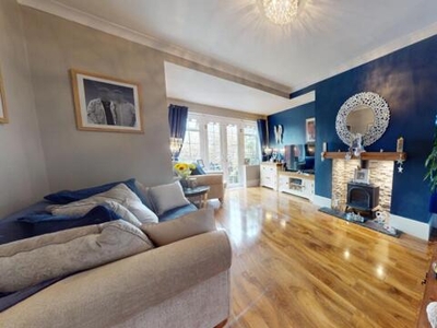 4 Bedroom Semi-detached House For Sale In South Shields, Tyne And Wear