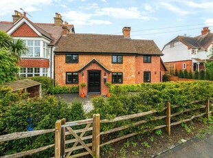 4 Bedroom Semi-detached House For Sale In West Horsley