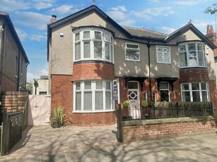 4 Bedroom Semi-detached House For Sale In Whitley Bay, Tyne And Wear