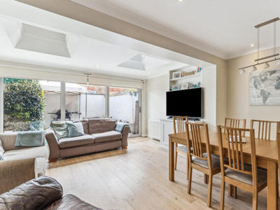 4 Bedroom Terraced House For Sale In
Barnes