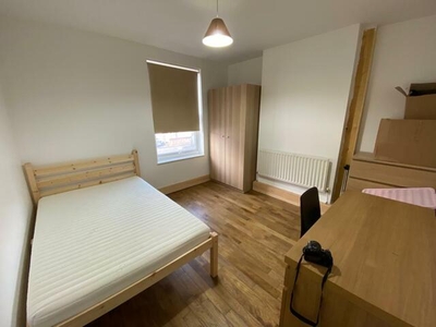 5 Bedroom Detached House For Rent In Dunkirk, Nottingham