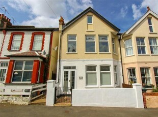5 Bedroom End Of Terrace House For Sale In Westcliff-on-sea, Essex