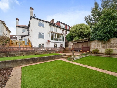 7 bedroom House for sale in Pages Hill, Muswell Hill N10