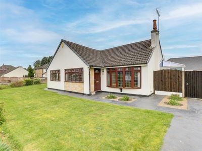 Detached bungalow for sale in Vaughan Avenue, Hucknall, Nottinghamshire NG15