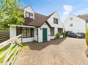 Detached house for sale in Icknield Way, Letchworth Garden City SG6