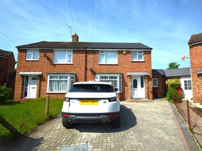 Detached house to rent in Dawes Moor Close, Slough SL2