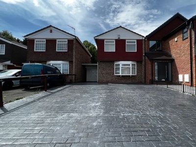 Detached house to rent in Priory Close, Sandwell Valley, West Bromwich B70