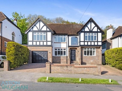 Detached house to rent in Valley Drive, Brighton BN1