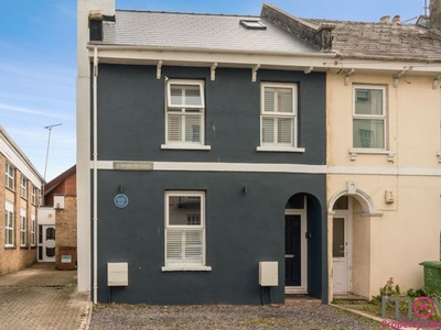 End terrace house to rent in Wellington Street, Cheltenham GL50