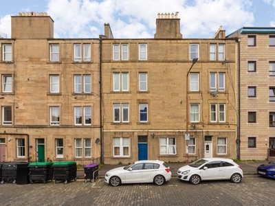 Flat for sale in 7 (Pf1), Cathcart Place, Edinburgh EH11