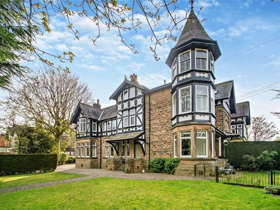 Flat for sale in Duchy Road, Harrogate, North Yorkshire HG1