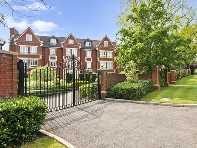 Flat for sale in Esher Park Avenue, Esher, Surrey KT10