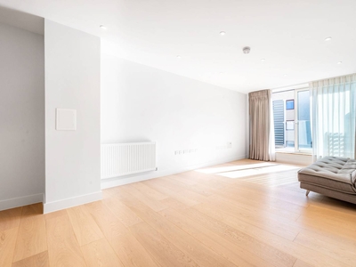 Flat in 171 BLACKFRIARS ROAD, London Bridge, SE1