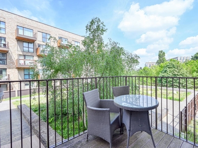 Flat in BODIAM COURT, Park Royal, NW10