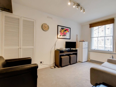 Flat in Commercial Street, Shoreditch, E1