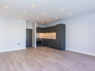 Flat in Garratt Lane, Earlsfield, SW18