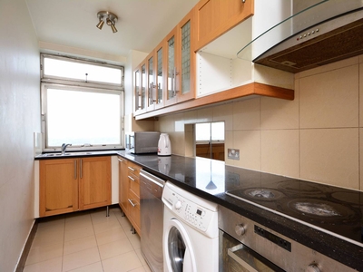 Flat in Porchester Place, Bayswater, W2