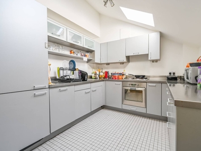 Flat in The Renovation, Woolwich Manor Way, Silvertown, E16