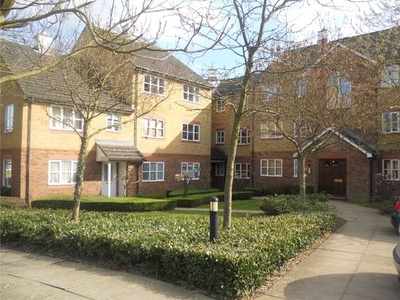 Flat to rent in Birkheads Road, Reigate, Surrey RH2