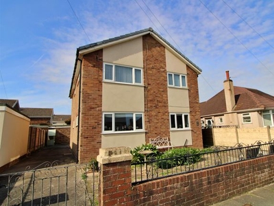 Flat to rent in College Avenue, Thornton-Cleveleys FY5