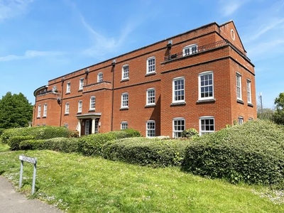 Flat to rent in Compton Way, Sherfield-On-Loddon, Hook, Hampshire RG27