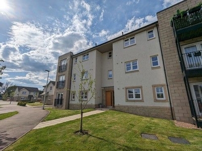 Flat to rent in James Young Avenue, Livingston EH54