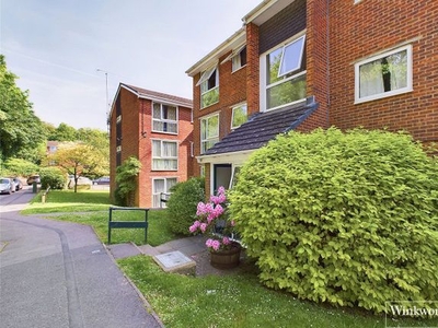 Flat to rent in Josephine Court, Southcote Road, Reading RG30