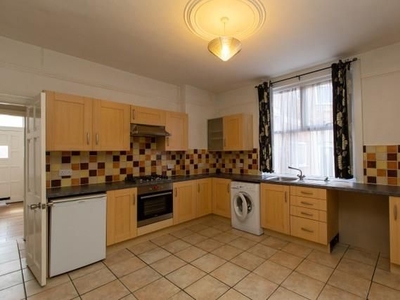 Flat to rent in Knighton Fields Road West, Leicester LE2