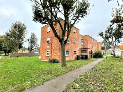 Flat to rent in Oakhill, Letchworth SG6