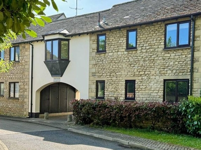 Flat to rent in Phillips Court, Stamford PE9