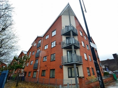 Flat to rent in Stretford Rd, Hulme, Manchester. M15