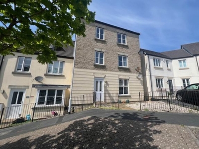 Flat to rent in Triumphal Crescent, Plympton PL7