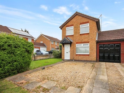 Link-detached house to rent in Grafton Close, Wellingborough NN8