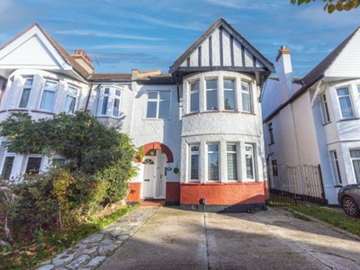 Maisonette to rent in Victoria Road, Southend-On-Sea SS1