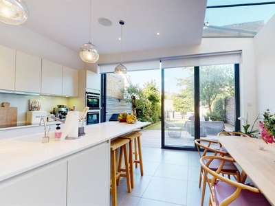 Property to rent in Balmuir Gardens, London SW15