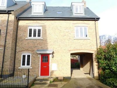 Property to rent in Gladstone Drive, Fairfield Park, Hitchin SG5