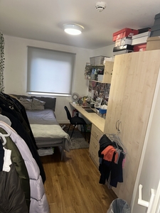 Room in a Shared Flat, Mansion Canalside A, B19