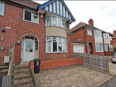 Semi-detached house to rent in Oakthorpe Avenue, Western Park, Leicester LE3