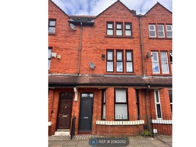 Terraced house to rent in Coronation Street, Salford M5
