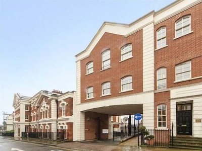 Town house to rent in Streatley Place, Hampstead Village NW3
