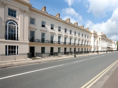 6 bedroom terraced house for sale in Cornwall Terrace, Regent's Park, NW1