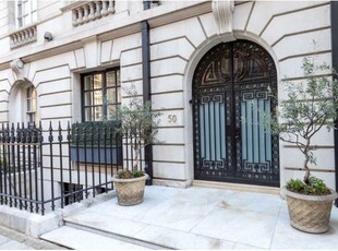 11 bedroom terraced house for sale in FREEHOLD House in Park Street, Mayfair, W1K