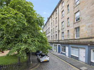 2 bed third floor flat for sale in The Shore
